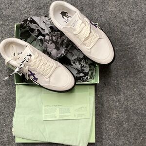 Off-White Men's Sneakers in Off White and Purple